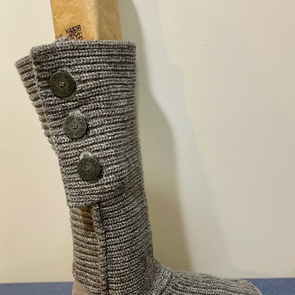 Ugg Cardy Tall Knitted Buttoned Boots - Women’s size 10 - Picture 5 of 15